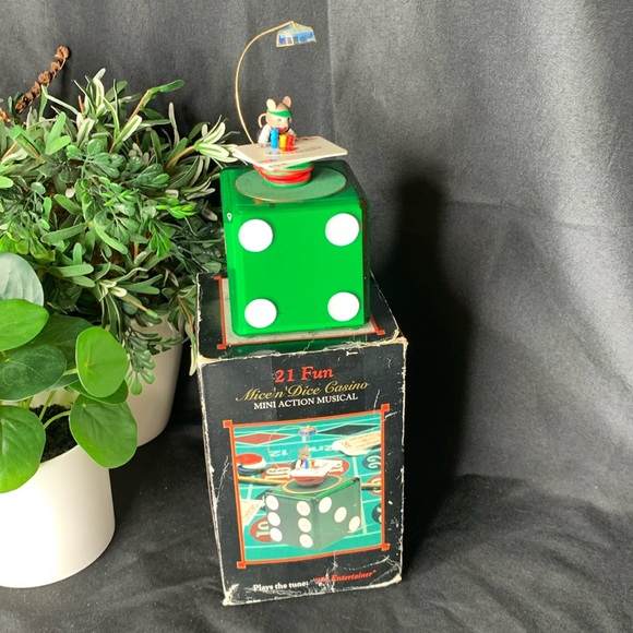 Vintage Enesco 1997 21 Fun Mice ‘n’ Dice Casino mini action musical music box - Picture 3 of 16